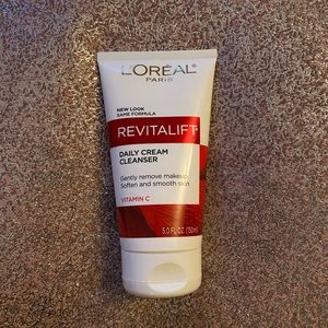 Revitalift daily cream cleanser